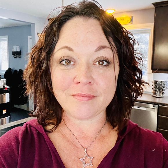 Meet your Posher, Jennifer - Picture 1 of 1